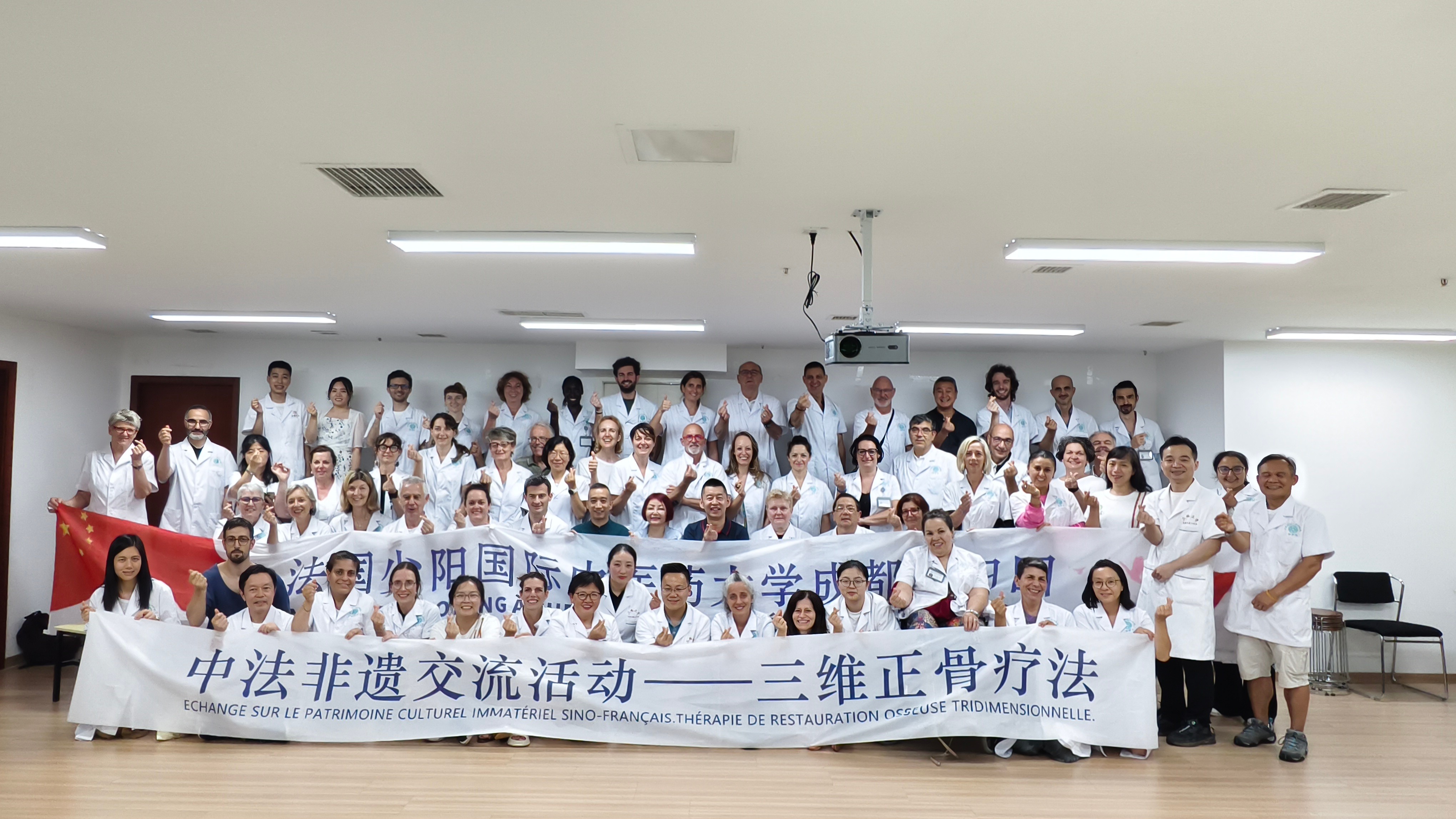 法国学习团来我校学习